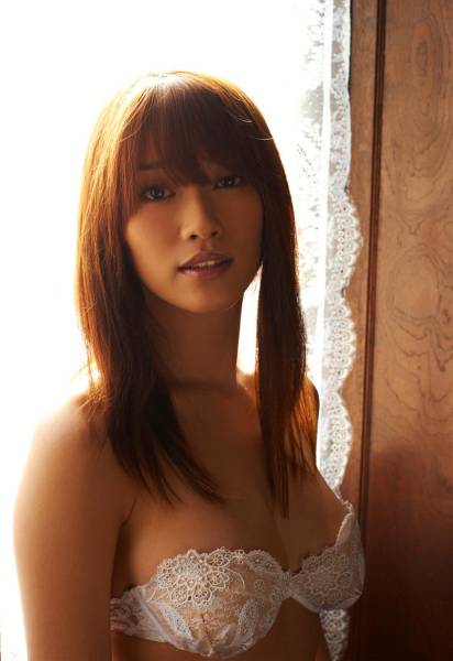 Asian Girls That Are Real Stunners