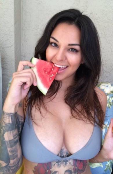 Girls Who Have a Certain Chest Appeal