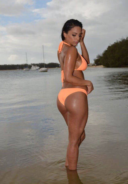 Girls Put Their Best Butts Forward