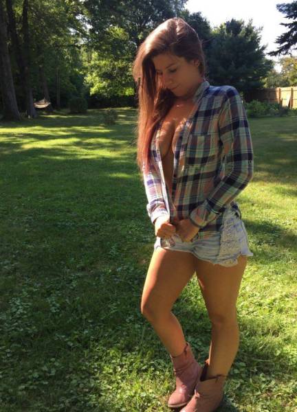 Girls Who Have a Certain Chest Appeal