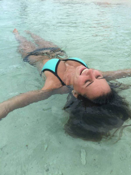 Beautiful Babes in Skimpy Bikinis