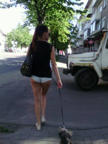 Beautiful And Sexy Girls Spotted In The Street