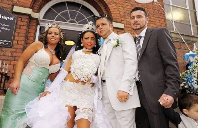 Ghetto Glamor Shots That Are Incredibly Ridiculous