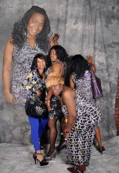 Ghetto Glamor Shots That Are Incredibly Ridiculous