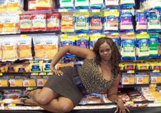 Ghetto Glamor Shots That Are Incredibly Ridiculous