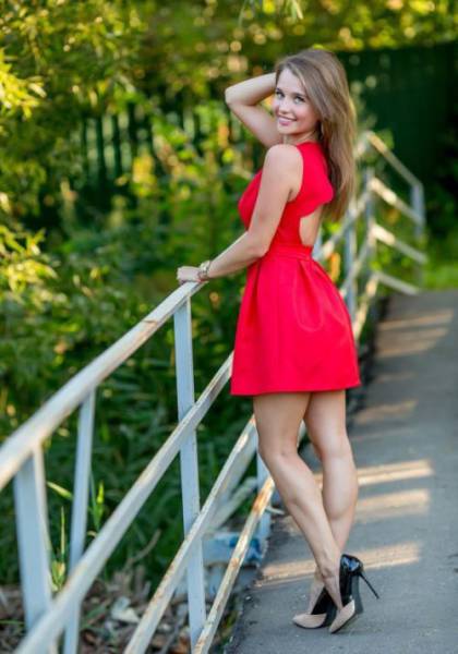 Sexy Chicks With Gorgeous Long Legs
