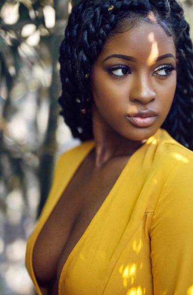 Jaw-Dropping Girls With Beautiful Breasts