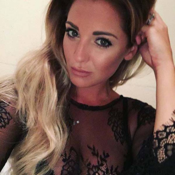 Girls Who Make Mesh Dress Look Amazing