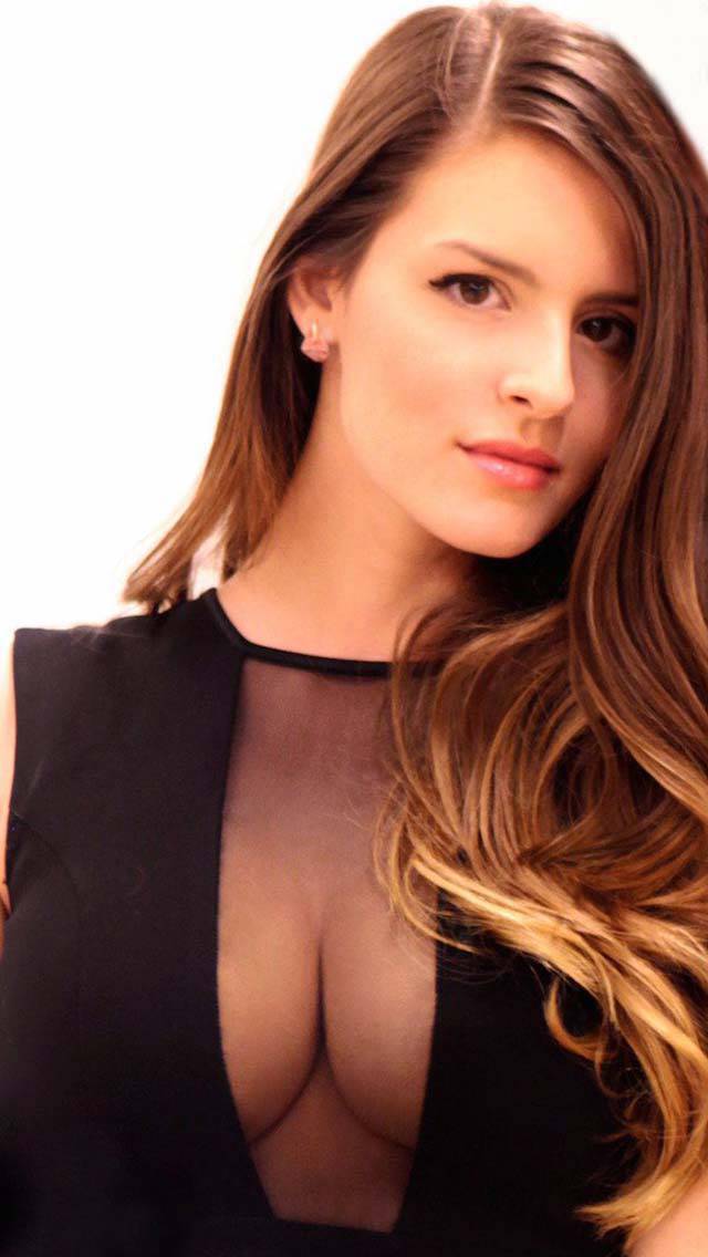 Girls Who Make Mesh Dress Look Amazing