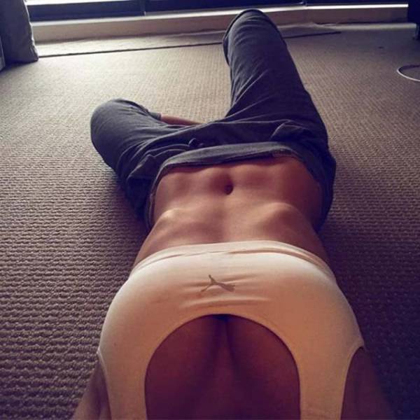 Fit Girls In Sports Bras Are Sexy AF