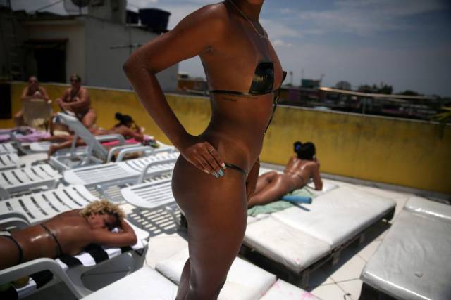 New Fashion Trend: Bikini Tape