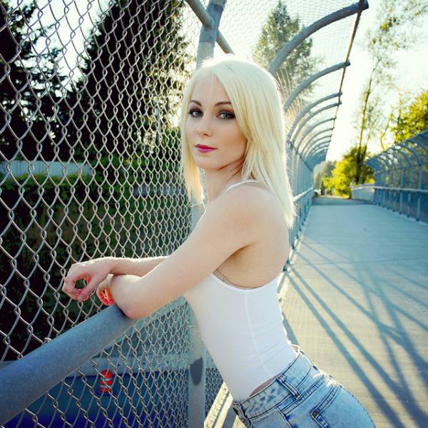 Here’s Twitch’s Hottest Female Streamer