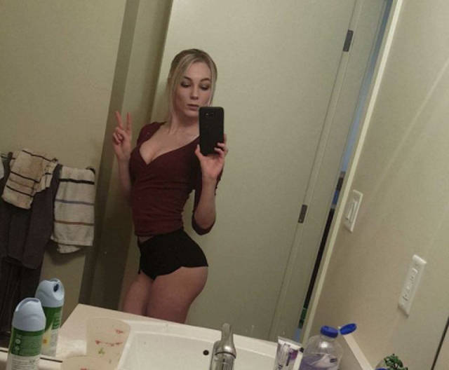Here’s Twitch’s Hottest Female Streamer