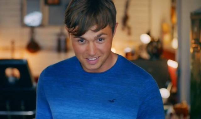 Guy Asked Tattoo Artists To Fix The Hairy Pair Of Balls On His Knee