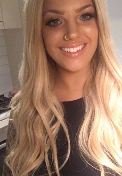 Girl Puts Her Tushie Up For Auction…