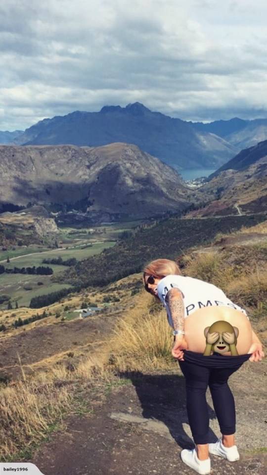 Girl Puts Her Tushie Up For Auction…