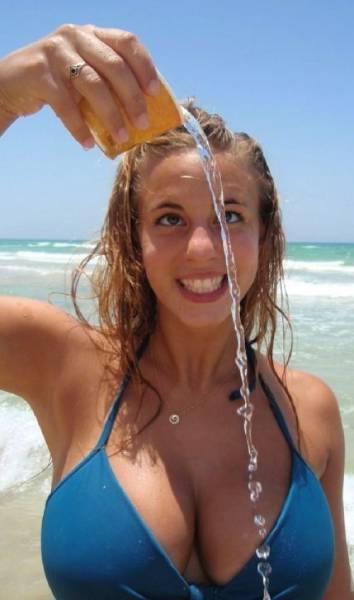 Girls With Beautiful Boobs Are A Mouthwatering Sight